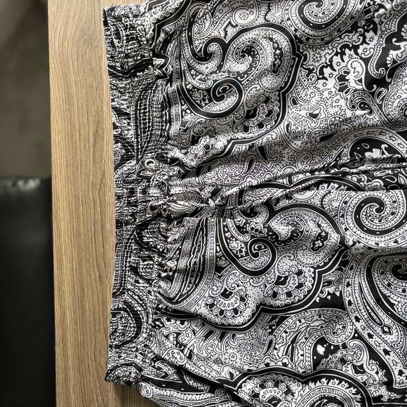 Womens Michael Kors Wide Leg Paisley Pants Size 6 Black White High Rise - Picture 6 of 8